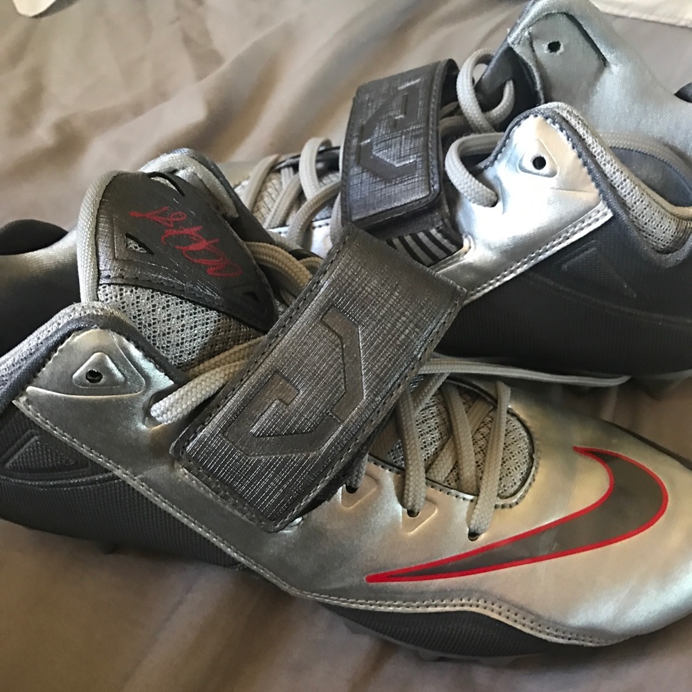 Football cleats